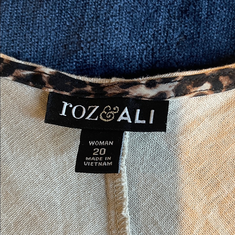 Roz & Ali Sleeveless Cream Dress with Leopard Trim Plus Size 20 - Picture 3 of 10